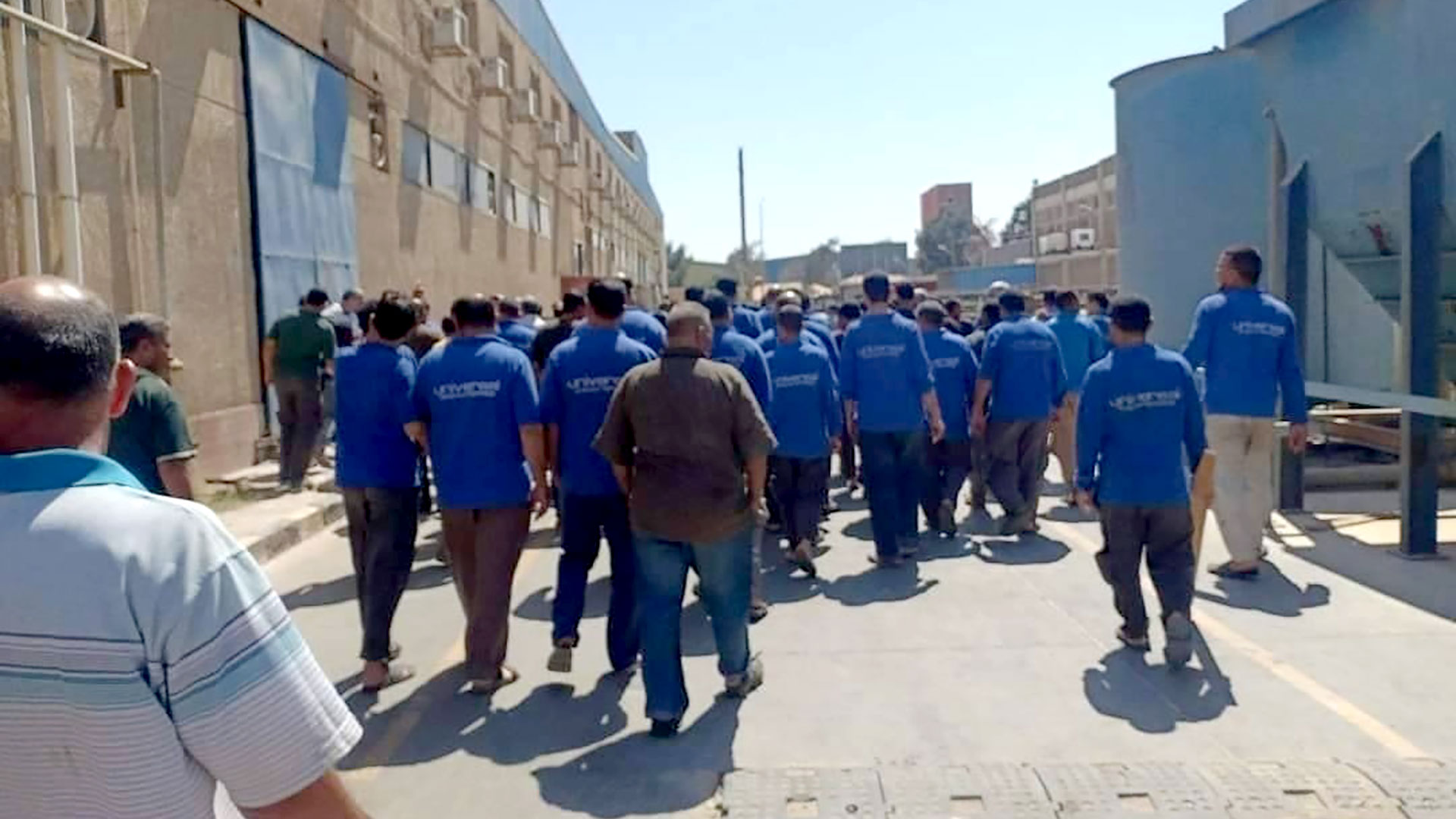 عمال يونيفرسال يعاودون الإضراب للمطالبة بأجور ٢٠١٩