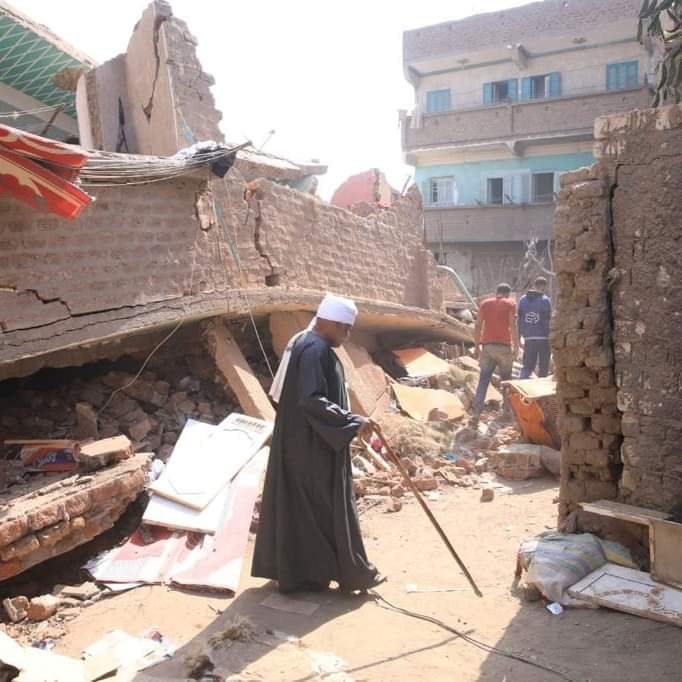 مصرع واصابة ٨ في انهيار منزل بجزيرة شندويل  بسوهاج