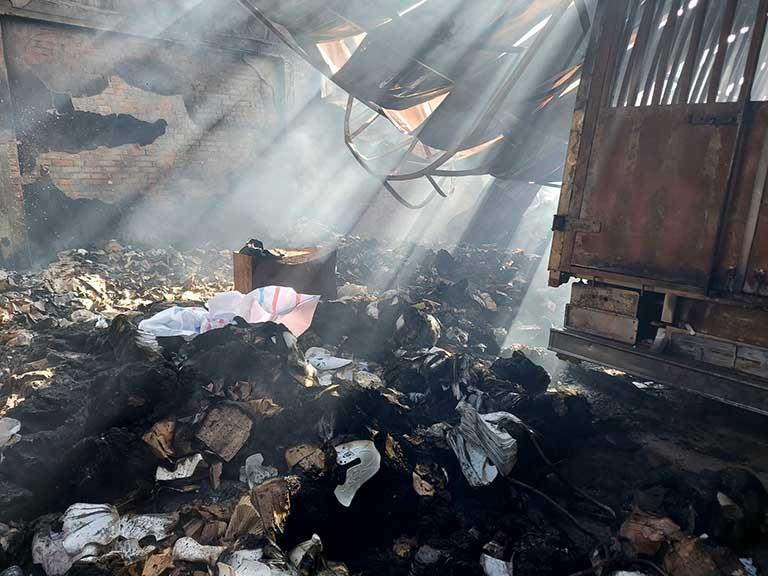نشوب حريق في مصنع أحذية بالمرج