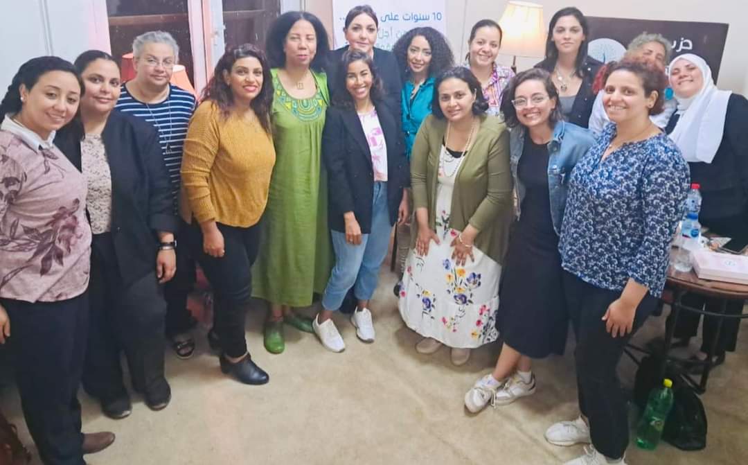 جميلة إسماعيل تلتقي مع عدد من الفاعلات النسويات و نقاش حول القضايا التي ستتبناها حملتها و خطابها من قضايا النساء في المجال العام و الخاص