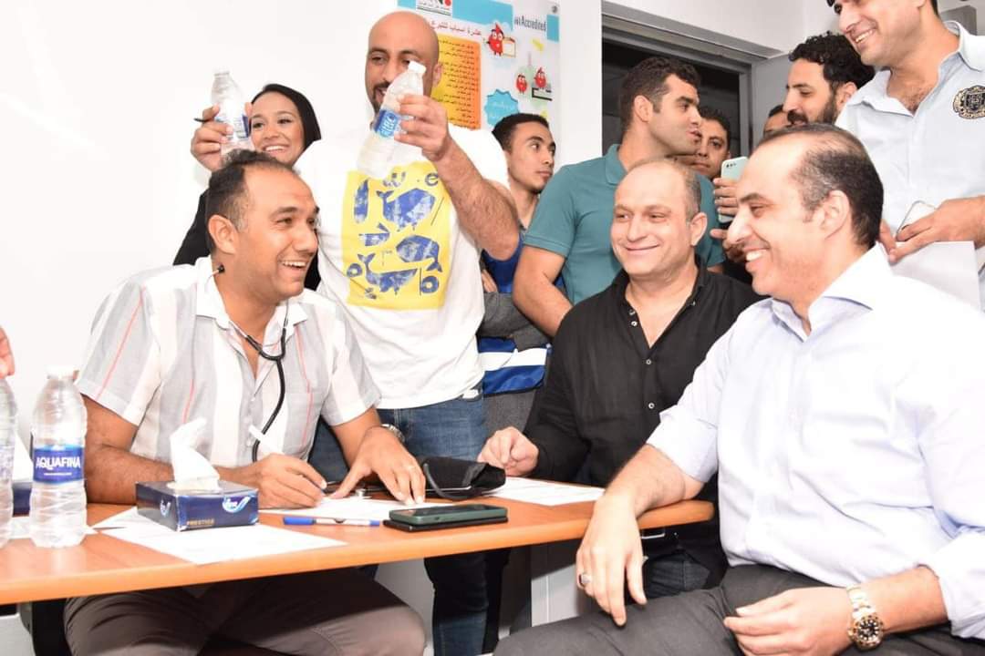 النائب أحمد رمزي يشارك في حملة التبرع بالدم تضامناً مع الشعب الفلسطيني 