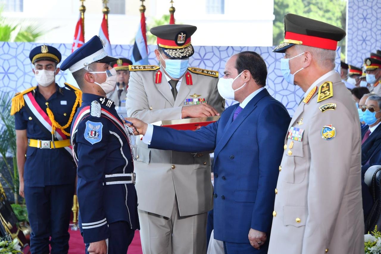 الرئيس السيسي يشهد حفل تخرج الكليات العسكرية تزامنًا مع انتصارات أكتوبر