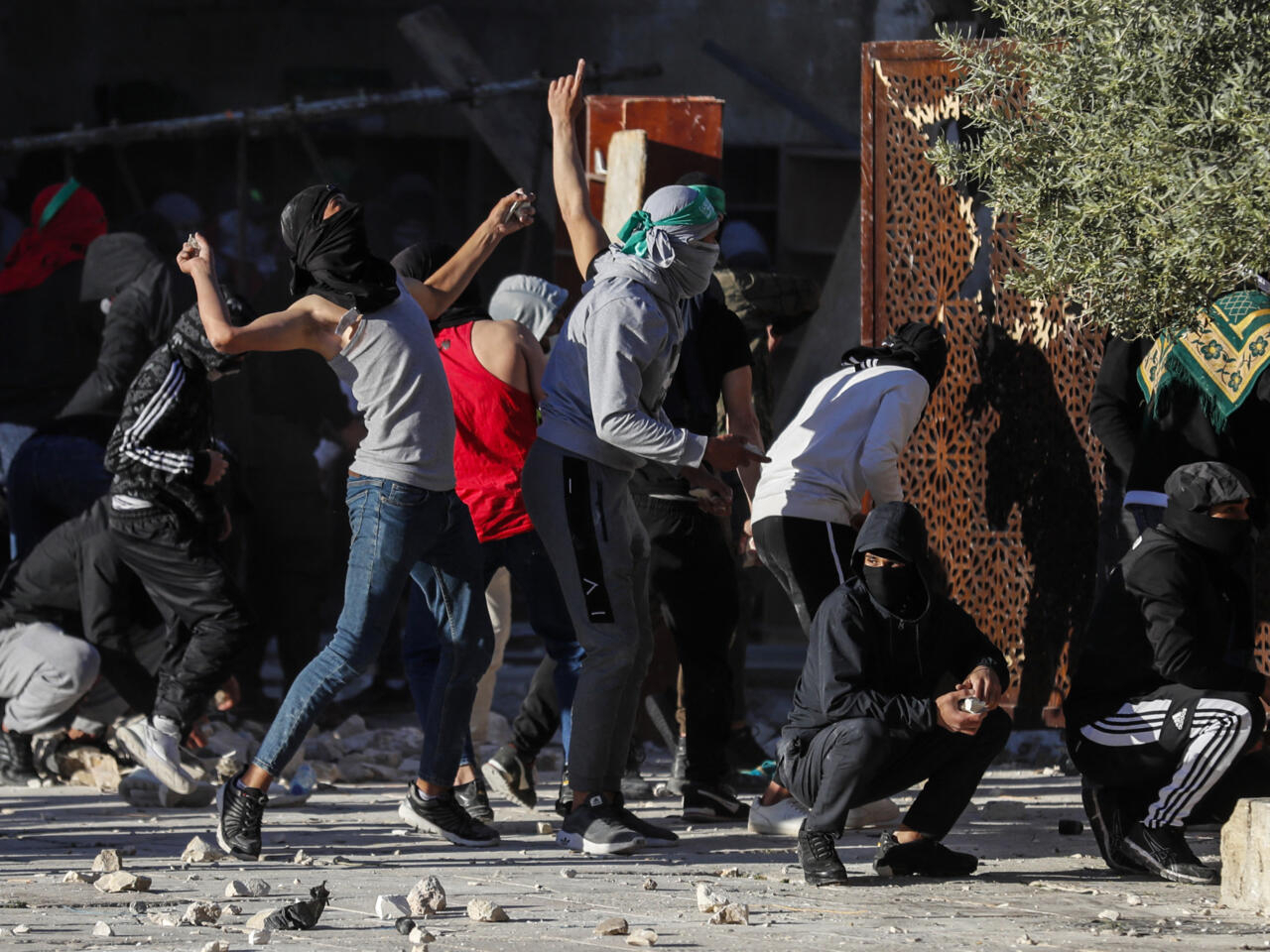 ثلاثة قتلى و6 إصابات بهجوم نفّذه فلسطينيان في القدس