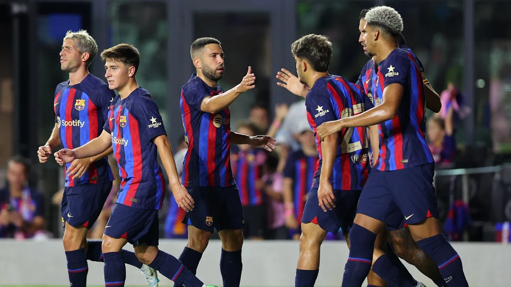 مفاجأة كبرى.. برشلونة على أعتاب حسم صفقة بديل جافي