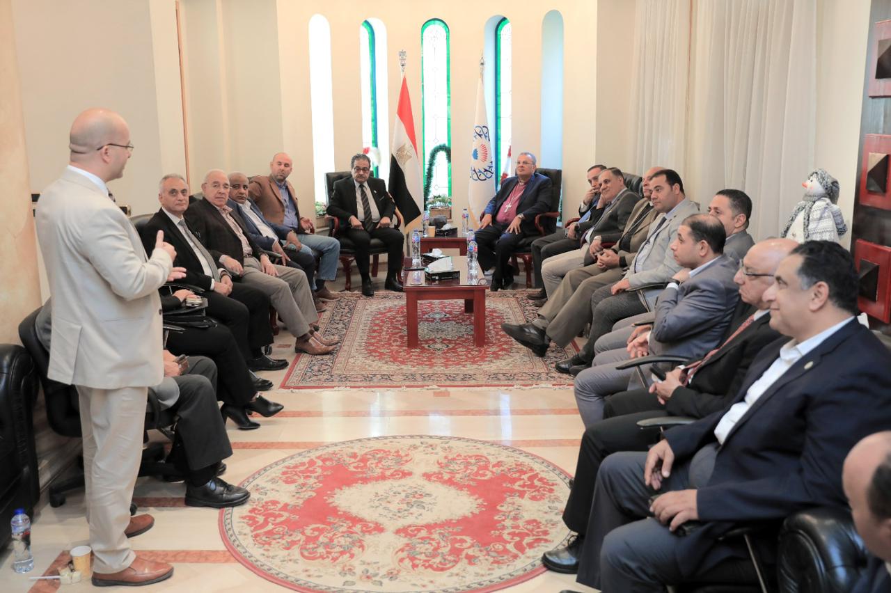 رئيس الطائفة الإنجيلية بمصر يستقبل المرشح الرئاسي فريد زهران رئيس الحزب المصري الديمقراطي الاجتماعي