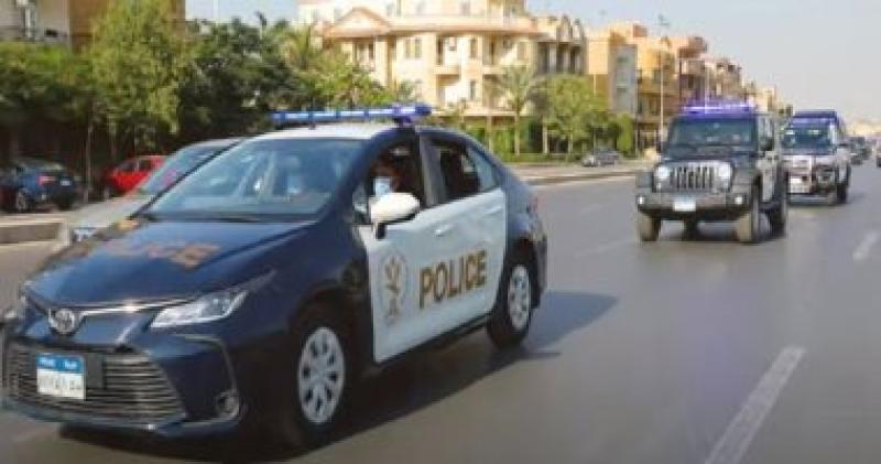 أمن الجيزة يلاحق سيارة طائشة صدمت مواطنا عربيا بالهرم