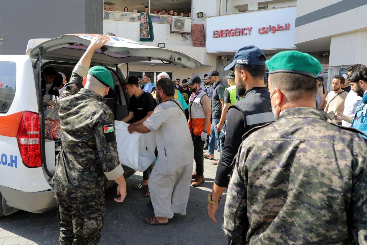 الإفراج عن 12 رهينة إضافيين في غزة.. وإسرائيل تطلق 30 معتقلًا فلسطينياً