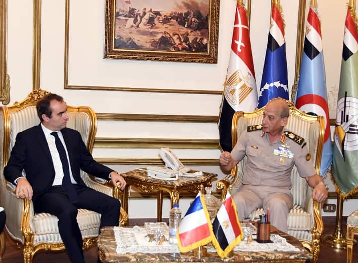 وزير الدفاع والإنتاج الحربى يلتقى وزير الدفاع الفرنسى