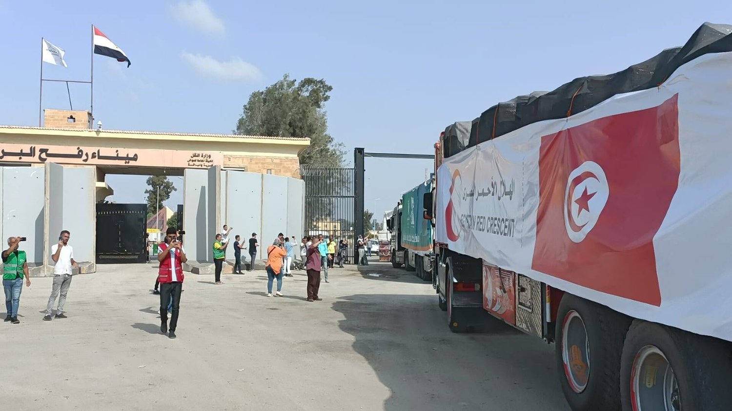 بدء إدخال الوقود إلى قطاع غزة غدًا