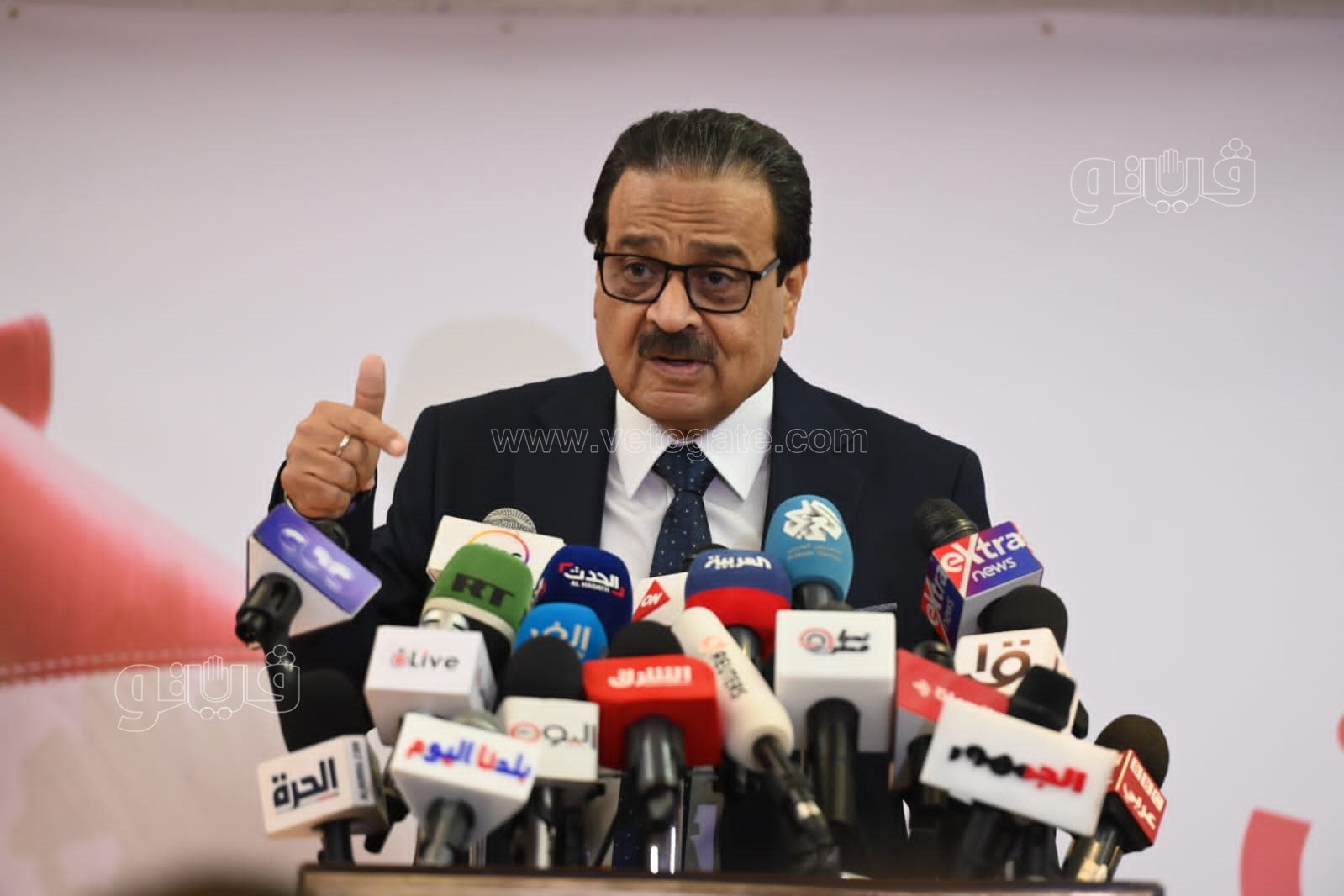 «شعاع النور».. فريد زهران صوت «الشعب» في زمن الصمت.. هل ينتصر مرشح المعارضة ورمزها التاريخى أمام سطوة الدولة العميقة؟