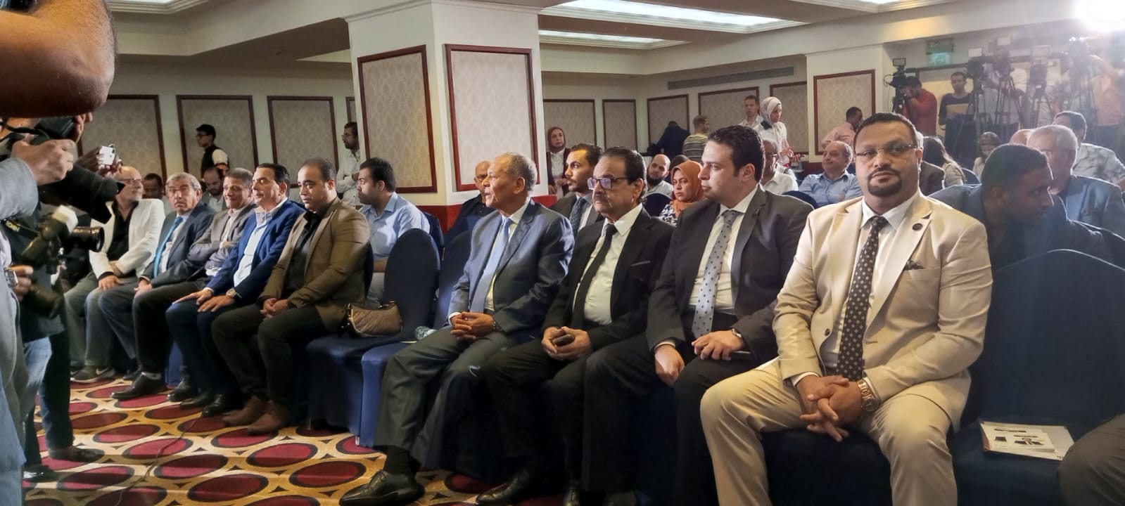 أيمن أبو العلا: ينتقد عدم التفاف المعارضة حول فريد زهران.. ويؤكد إعجابه بالبرنامج الانتخابي للمرشح الرئاسي