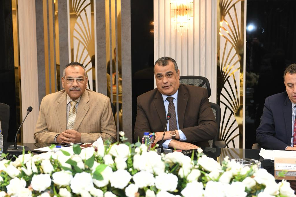 وزيرا "الإنتاج الحربي" و"التنمية المحلية" و"محافظ مطروح" يبحثون سبل تعزيز التعاون المشترك