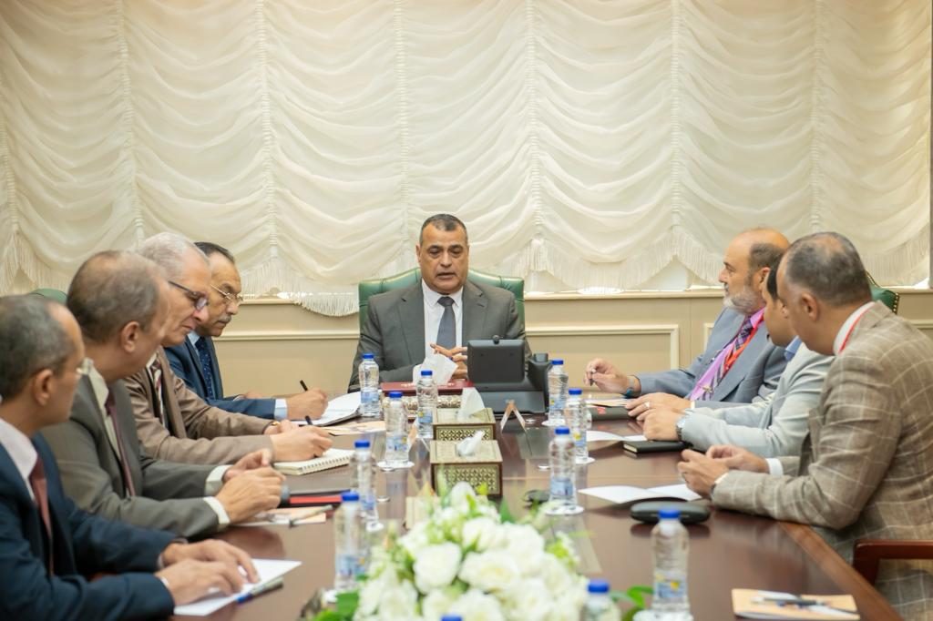 "وزير الدولة للإنتاج الحربي" يبحث سبل تعزيز التعاون المشترك مع "كوميكا" الإسبانية