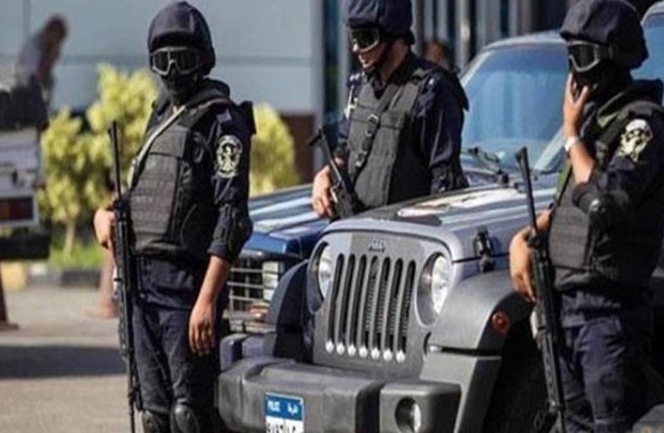 بحوزته 1855 قطعة أثرية.. أجهزة الأمن تلقي القبض على موظف بالمعاش في المنيا
