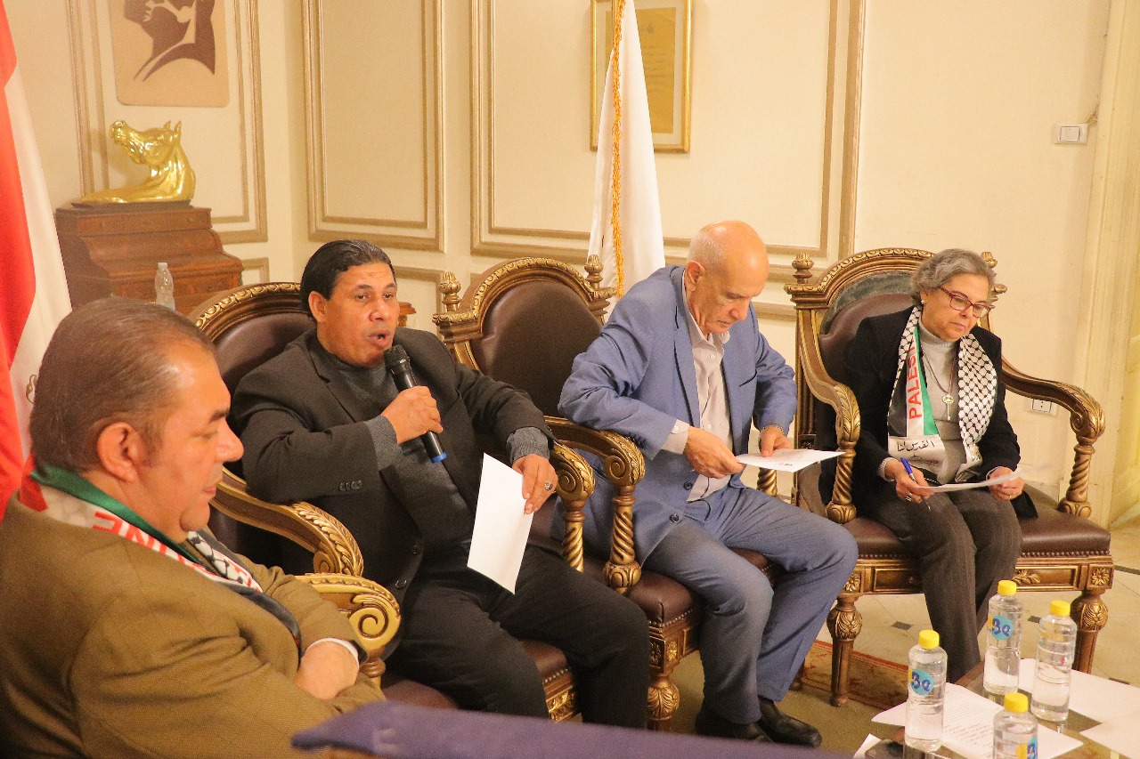 خلال مؤتمر "عمال غزة من النكبة إلى الطوفان" بمقر المحافظين.. خليفة: ما فعلته المقاومة ملحمة مجيدة.. الحفناوي: الإرهابي هو المستوطن وليس المقاوم للمحتل.. بيومي: إسرائيل وأمريكا فقدت سمعتهم أثناء الحرب