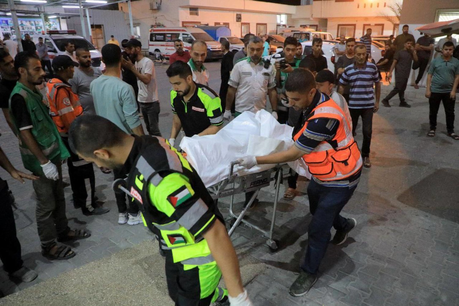 "فاجعة جديدة".. مقتل العشرات في قصف إسرائيلي لمدرستين شمال غزة