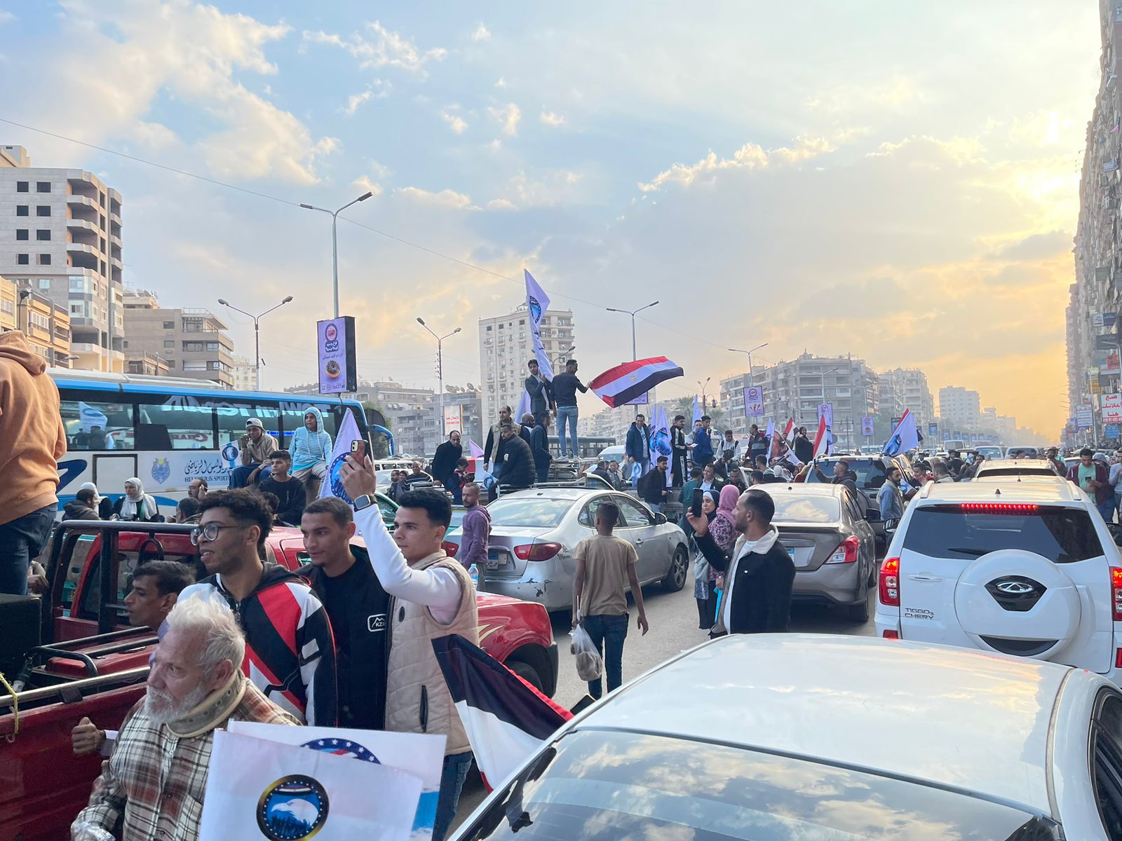 شوارع مصر تحتفل بعد إعلان فوز الرئيس السيسي بفترة رئاسية جديدة