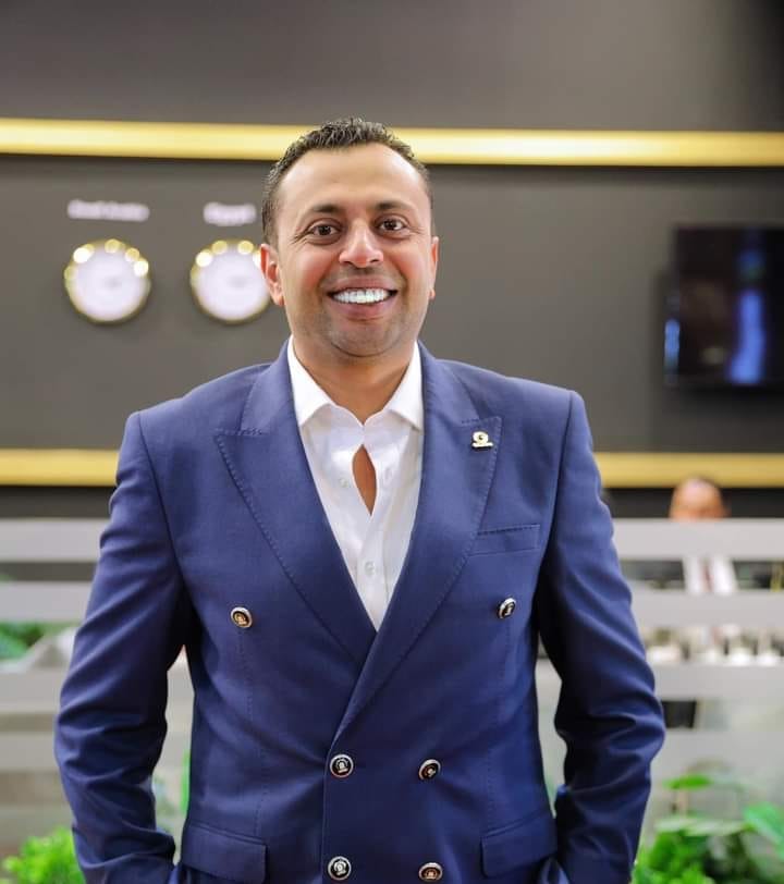 جون لوكا : يكشف الفرق بين الدولار المجمد والسليم وكيف يهدد المتعاملين في السوق الغير رسمي للعملة