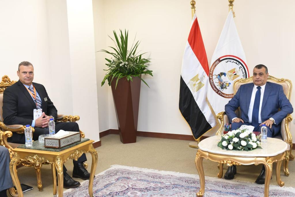 ضمن فعاليات معرض الصناعات الدفاعية "EDEX 2023" .. "وزير الدولة للإنتاج الحربي" يبحث مع ممثلي "نورثروب جرومان" الأمريكية سبل التعاون المشترك في التصنيع العسكري
