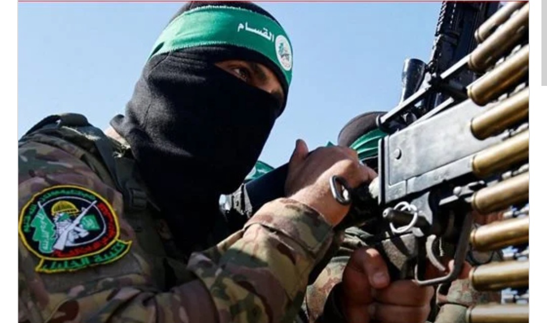 بقذيفة الياسين 105.. كتائب القسام تستهدف دبابة صهيونية غرب جباليا