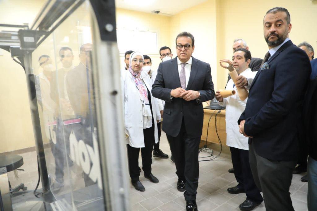 وزير الصحة يترأس إجتماع اللجنة العليا للرعاية الصحيه