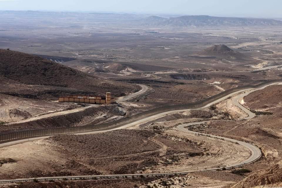 الجيش الإسـ ـرائيلي يطلق النار على 20 شخصاً بينهم مسـ ـلحون على الحدود المصرية ويوقع إصابات