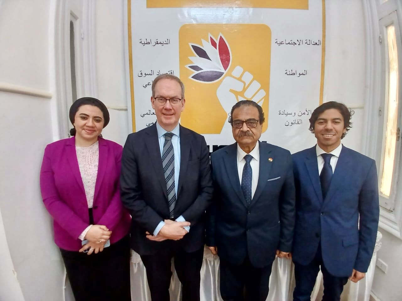 الحزب المصري الديمقراطي الاجتماعي يستقبل سفير السويد للحديث عن عدد من القضايا الهامة والمحورية