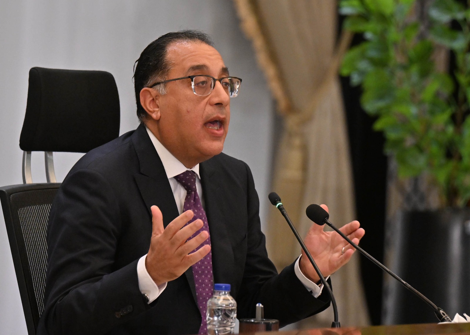 مدبولي يؤكد ضرورة الاستعانة بشركات القطاع الخاص في إدارة وتشغيل المطارات