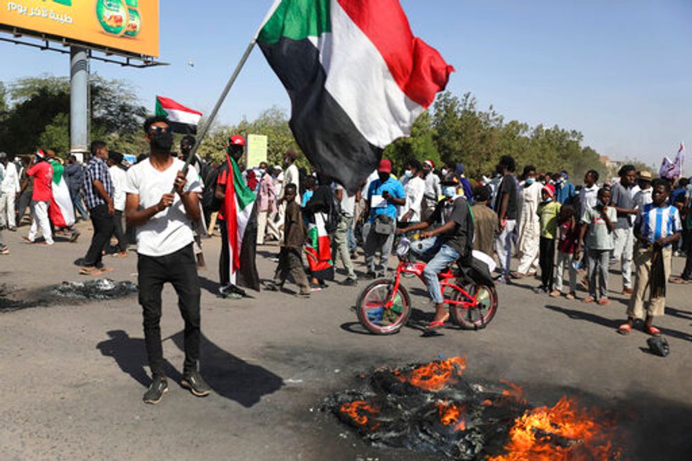 مع قرب انتهاء مهلة الإيغاد..تحركات دولية لتطويق أزمة السودان