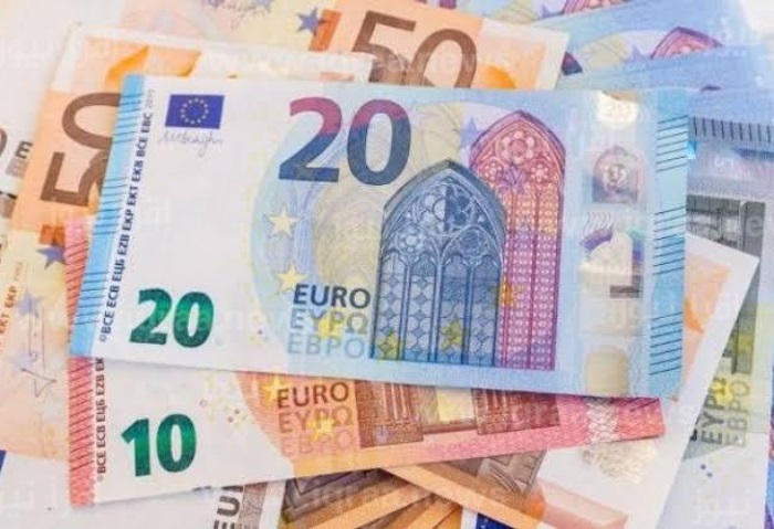 سعر اليورو أمام الجنيه المصري في تعاملات اليوم الجمعة 16-2-2024