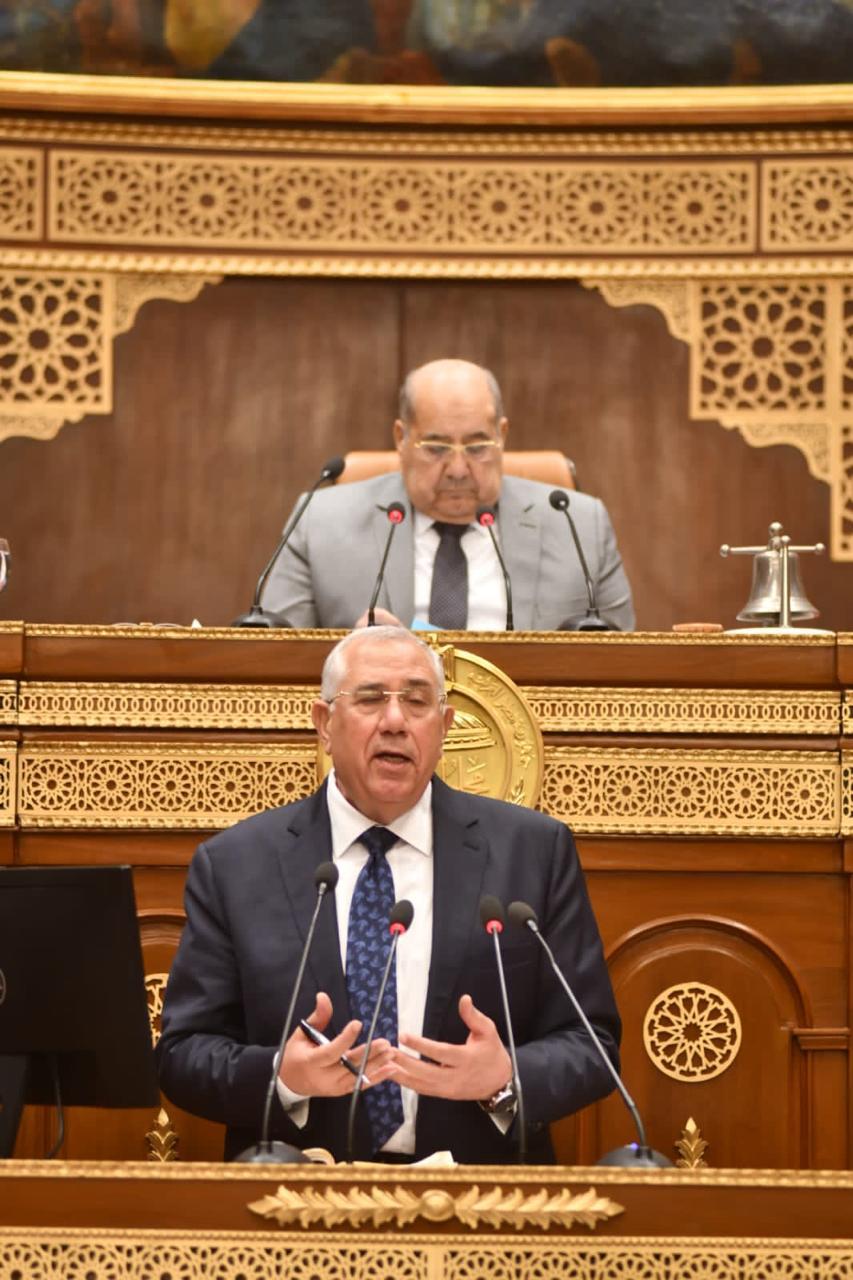  وزير الزراعة : 11 محصولا ضمن منظومة تطوير الحجر الزراعي المتمثلة في التتبع والتكويد