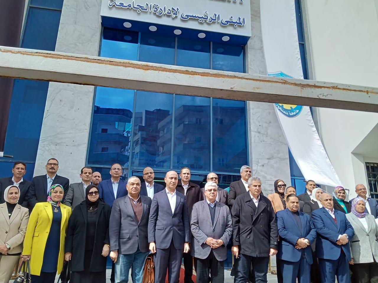 وزير التعليم العالى يتفقد المشروعات الجديدة بجامعة دمنهور