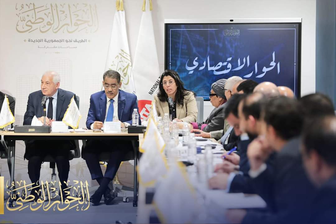 المصريين الأحرار يُشيد بحضور الحكومة جلسات الحوار الوطني.. ويطالب الهيئات بتحويل فوائضها للموازنة العامة
