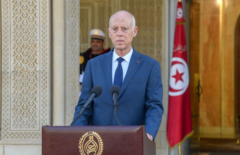 «نحارب أسراب جراد».. سعيد يعد باستئصال الإخوان من مفاصل تونس