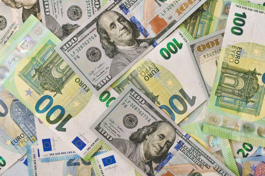 أسعار الدولار والعملات الأجنبية،وفقا للبنك الأهلى