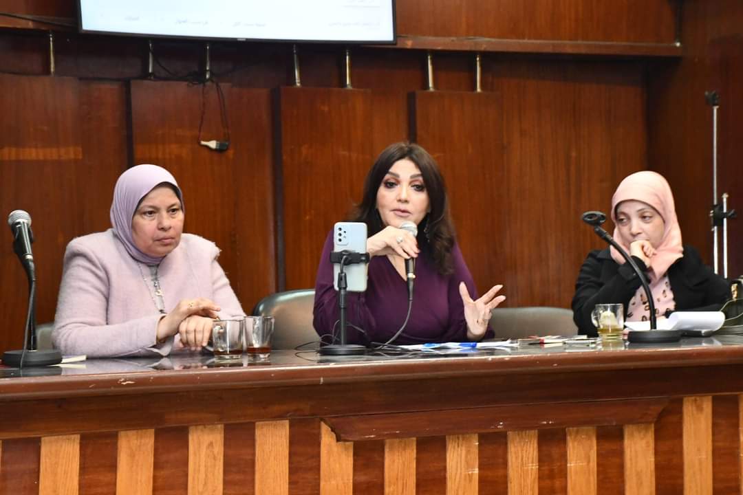 متحدثة عن الفارق بين الأدب التعبوي والتحرري.. نص كلمة "رئيسة حزب الدستور" في ندوة لجنة الحريات باتحاد كتاب مصر