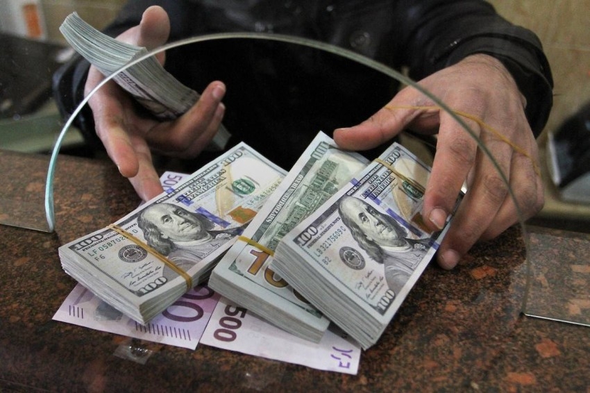 سعر الدولار اليوم والعملات الأجنبية الجمعة 8-3-2024 في البنوك