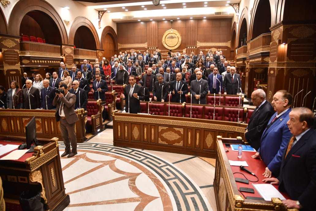 الشيوخ يقف دقيقة حداد على روح النائب الراحل علي عطوة