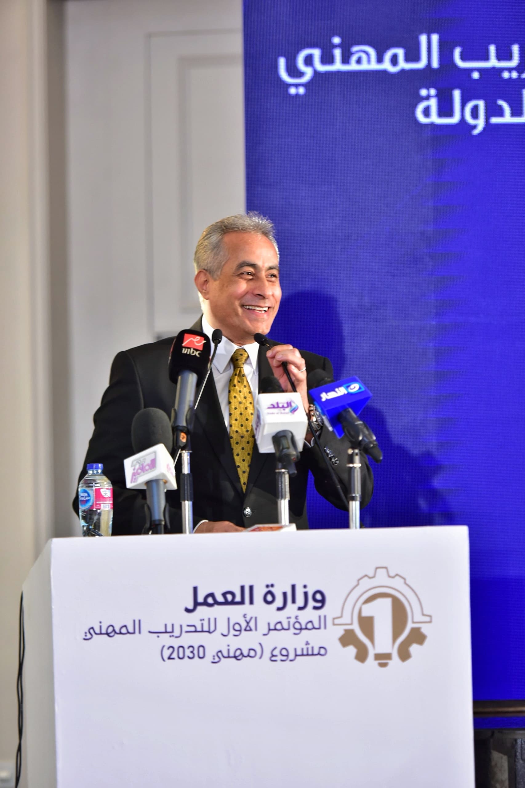 "الجمهورية الجديدة "..وزارة العمل تُصدر تقريرًا بشأن ملف العمل في 10 سنوات ..