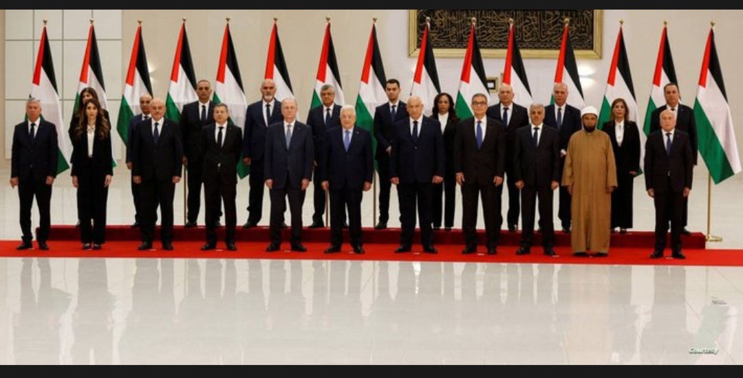 بعد أدائها اليمين.. من هم وزراء حكومة التكنوقراط الفلسطينية الجديدة؟