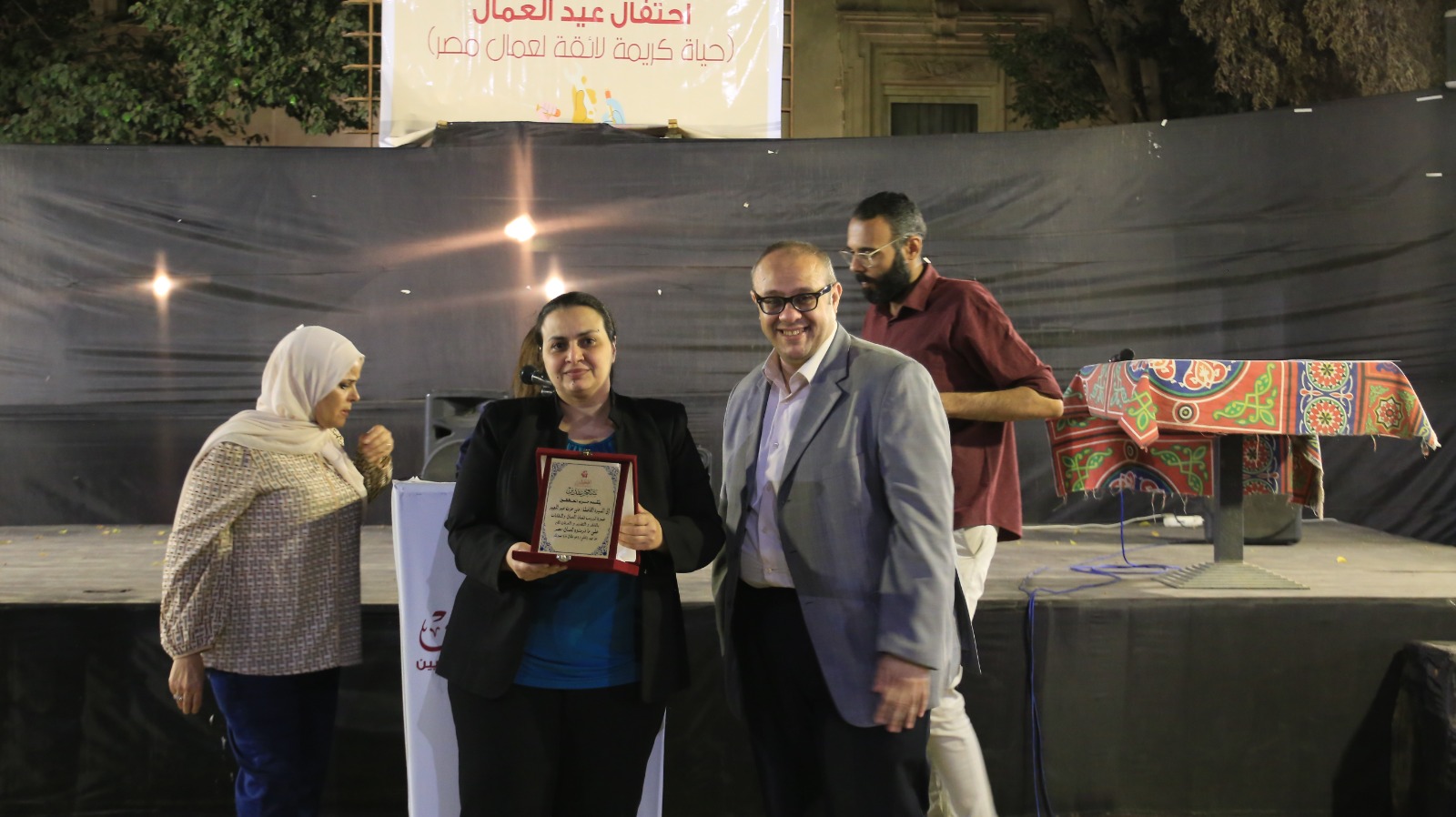 في يوم عيدهم.. رئيس مجلس أمناء مؤسسة نون لرعاية الاسرة تطالب بالإفراج عن العمال المقبوض عليهم