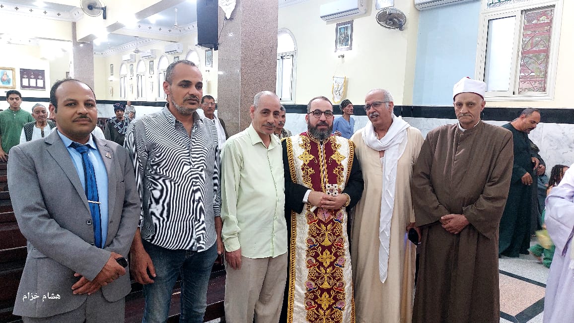 بمناسبة عيد القيامة..المصري الاجتماعي والجبهة الديمقراطية يزوران كنائس أسيوط