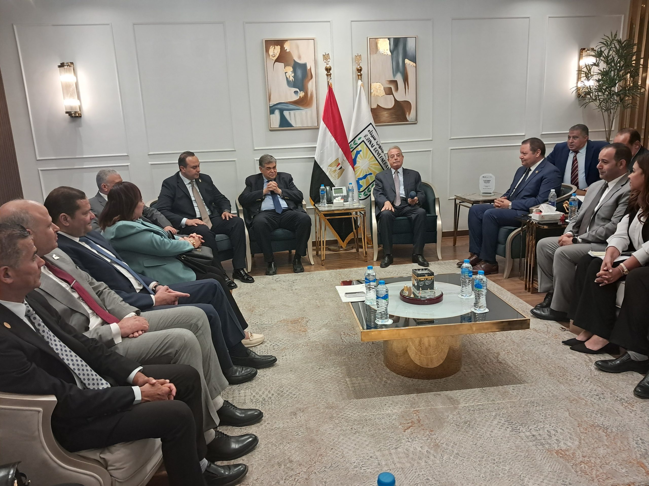 وفد لجنة الشؤون الصحية بمجلس النواب يلتقى بمحافظ جنوب سيناء