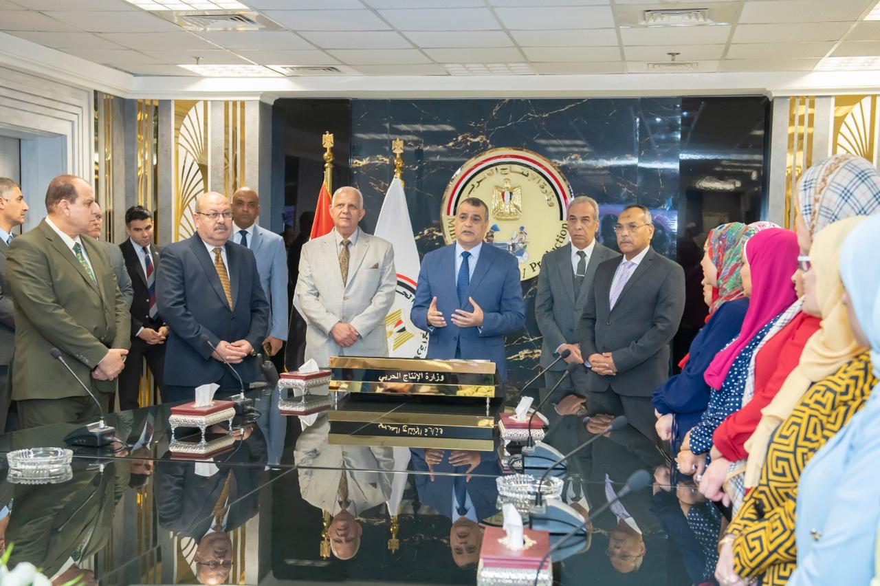 الوزير "محمد صلاح" يهنئ العاملين بالإنتاج الحربي بحلول عيد الأضحى المبارك ويُثني على جهودهم في مجال دعم الصناعة بمصر