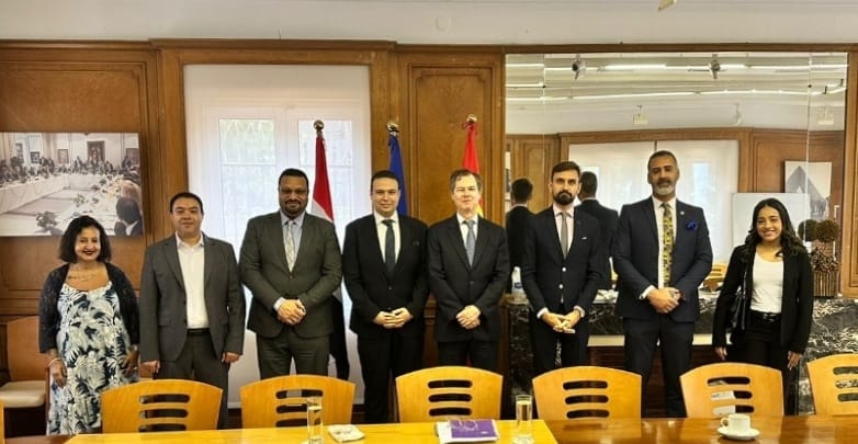 وفد من حزب العدل يزور السفارة الإسبانية بالقاهرة