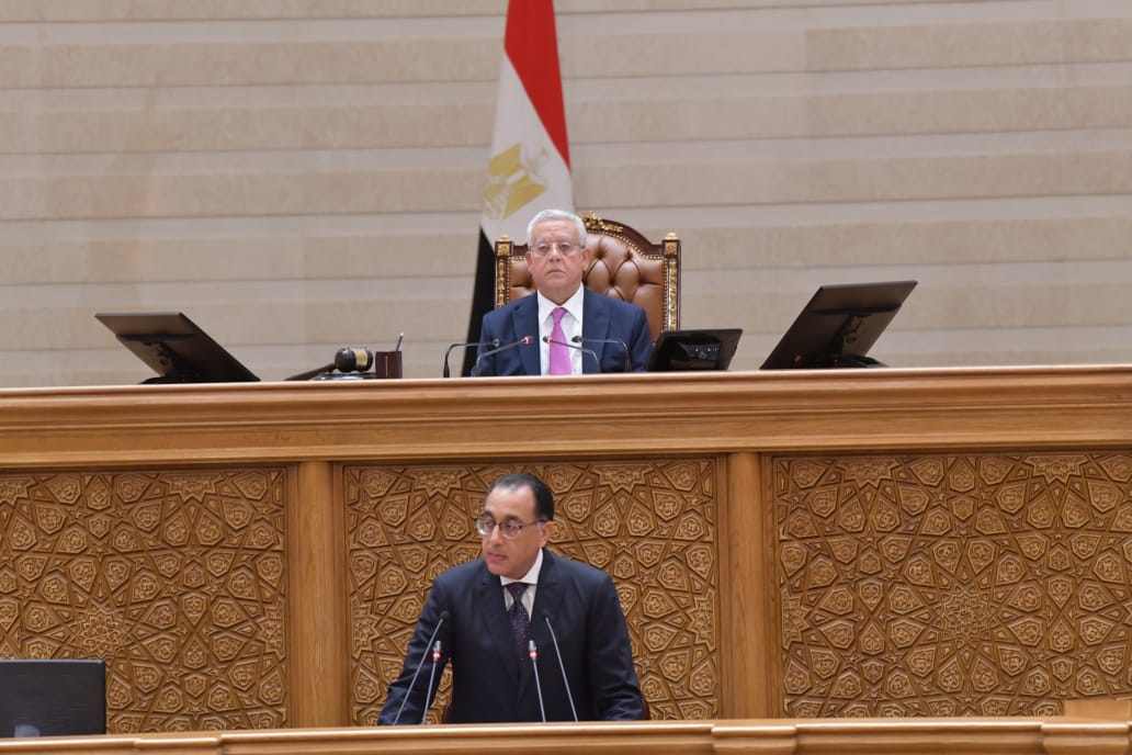 مشادات عنيفة في البرلمان بسبب وصف برنامج حكومة مدبولى بـ«موضوع أنشا» بحضور رئيس الوزراء