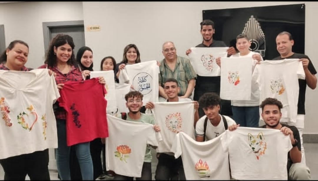 لجنة ذوي الهمم بكتلة الحوار تنظم ورشة تدريبية لطباعة التيشيرتات