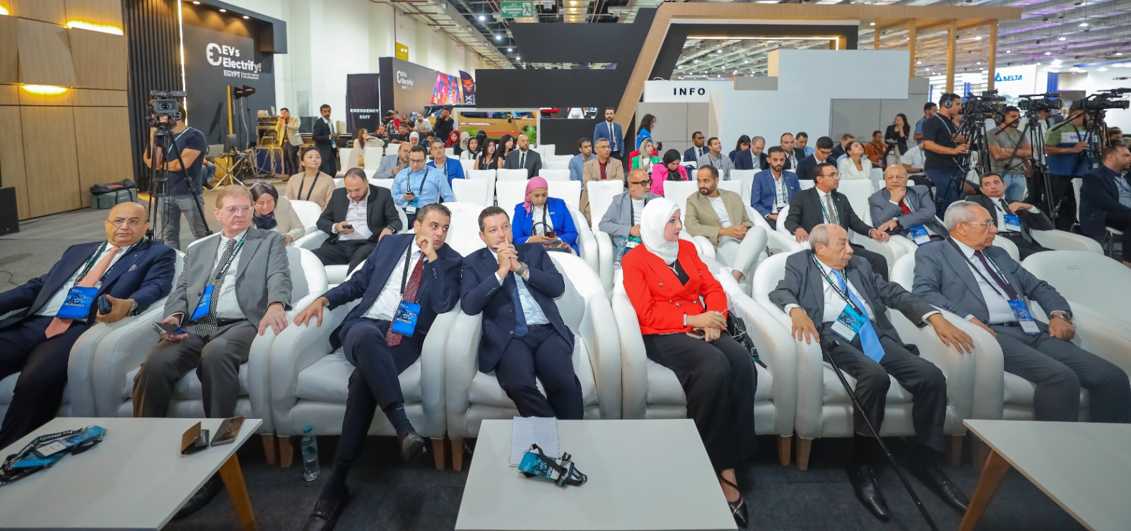 برعاية رئاسة الوزراء وحضور نقيب المهندسين ..انطلاق فعاليات "قمة مصر الدولية لوسائل النقل الكهربائية"