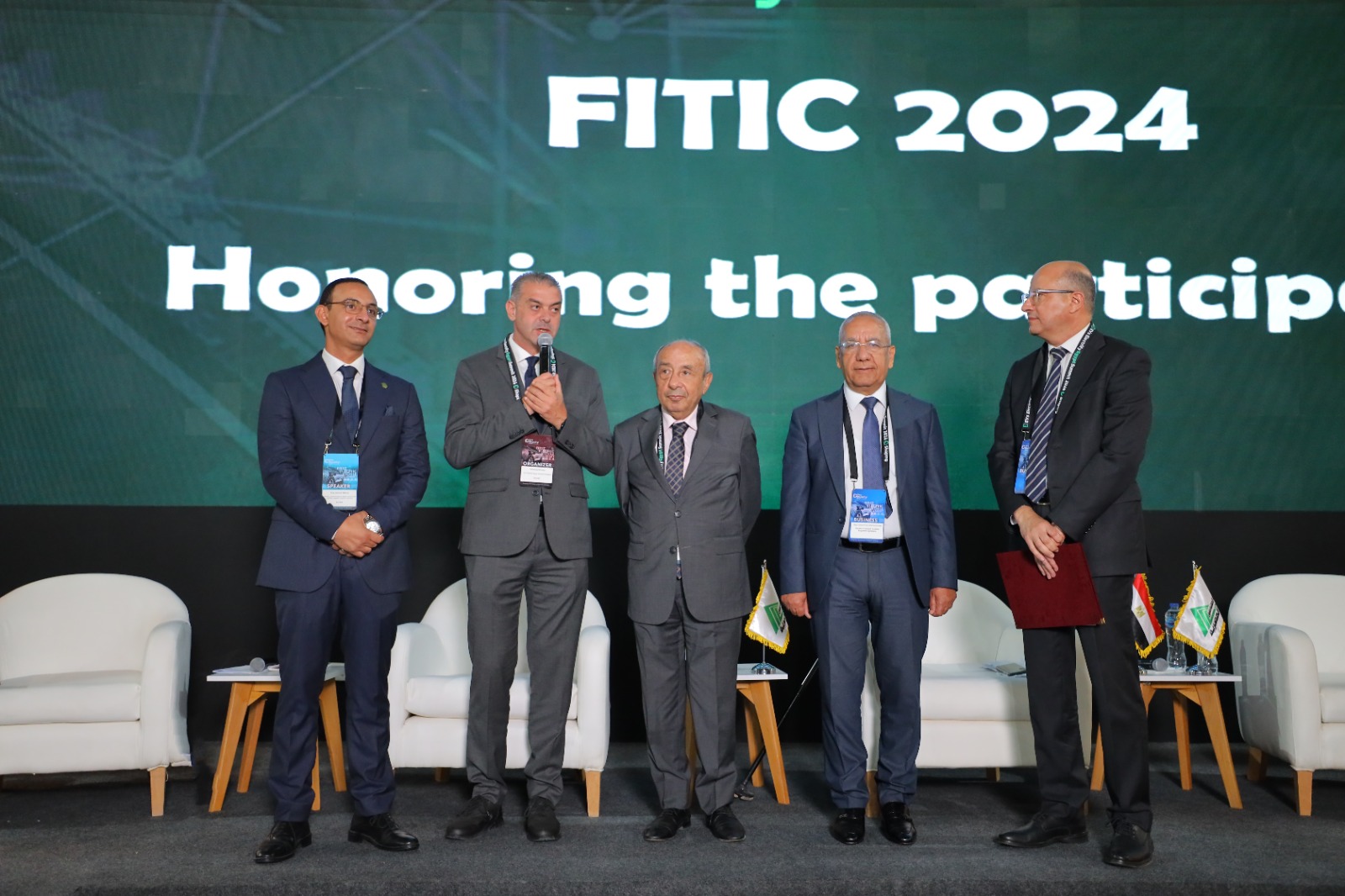 خلال المؤتمر الأول لمستقبل صناعة النقل الذكي في مصر نقيب المهندسين يؤكد دعم النقابة وتكريس كل إمكاناتها لتوطين صناعة السيارات الكهربائية في مصر