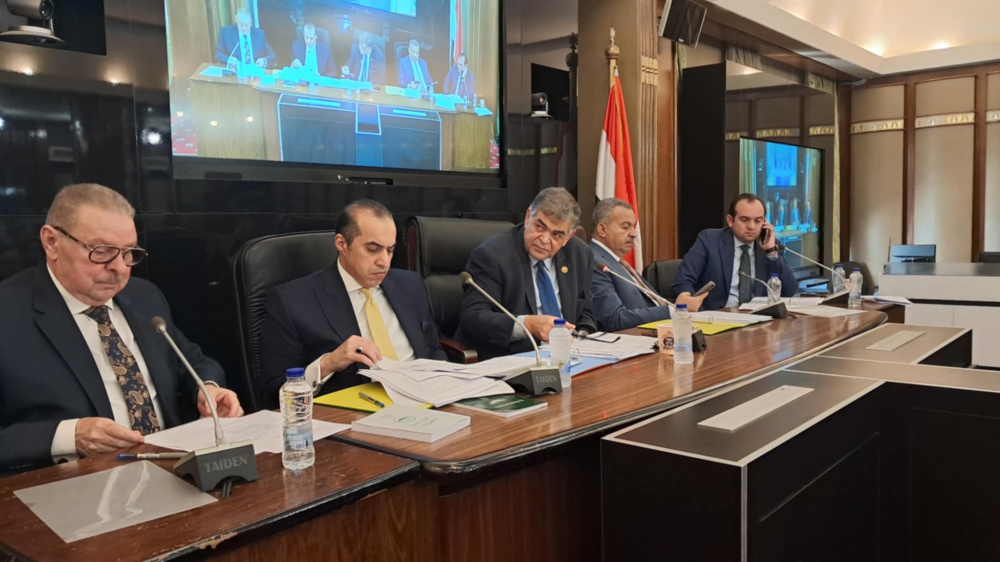 حفاظا علي مصلحة الطلاب والمراكز القانونية ... الحكومة للنواب: هناك حجة ملحة لإصدار قانون الصيدلة "